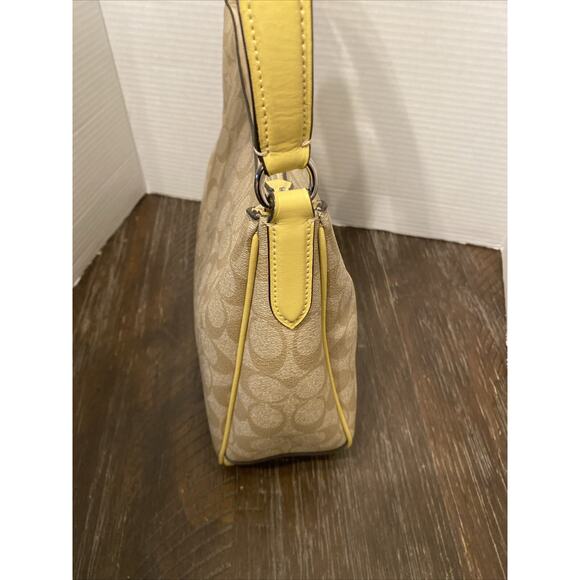 COACH Beige Yellow Signature Zip Shoulder Bag F29209 Canvas - Picture 11 of 15